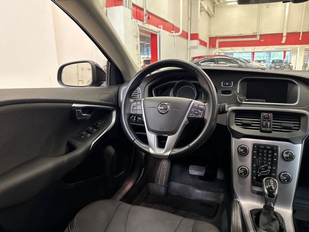 Volvo V40 Cross Country 2016 Punainen