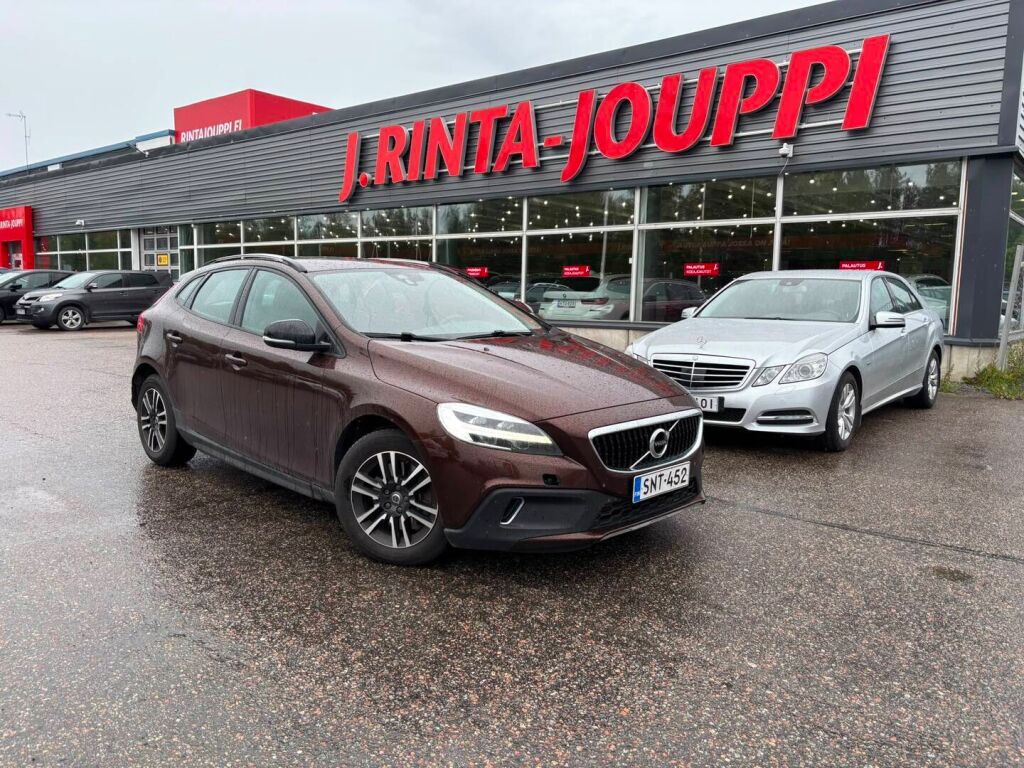 Volvo V40 Cross Country 2016 Punainen