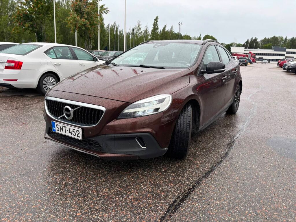 Volvo V40 Cross Country 2016 Punainen