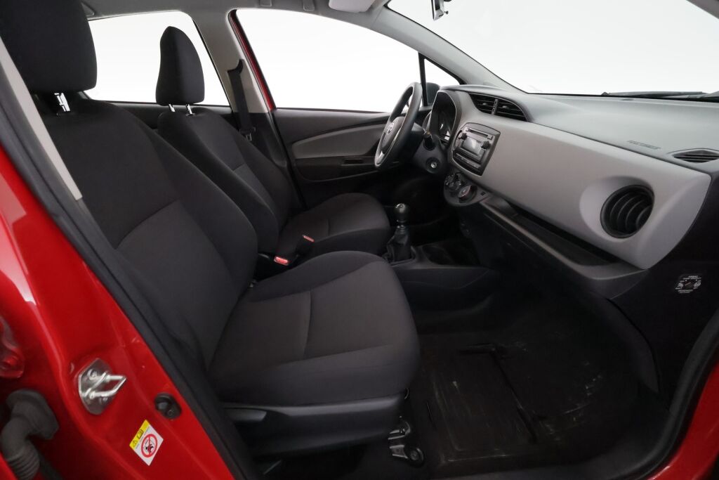 Toyota Yaris 2016 Punainen