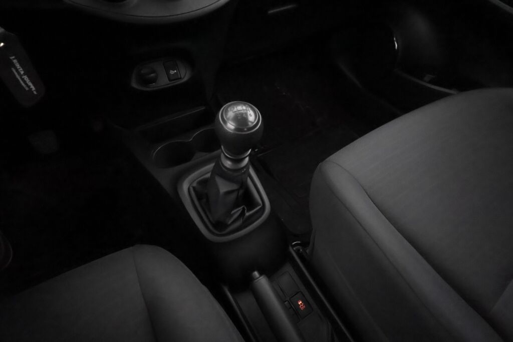 Toyota Yaris 2016 Punainen