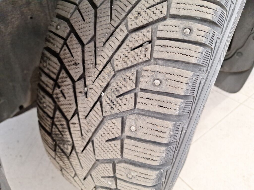 Ford Kuga 2016 Punainen