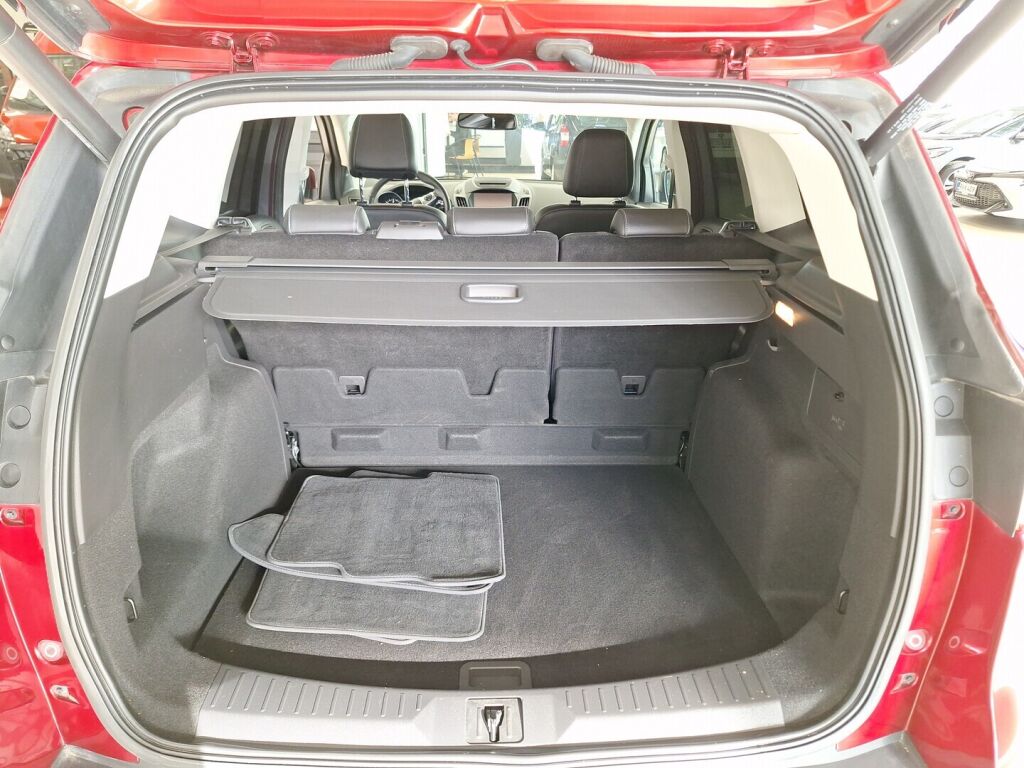 Ford Kuga 2016 Punainen