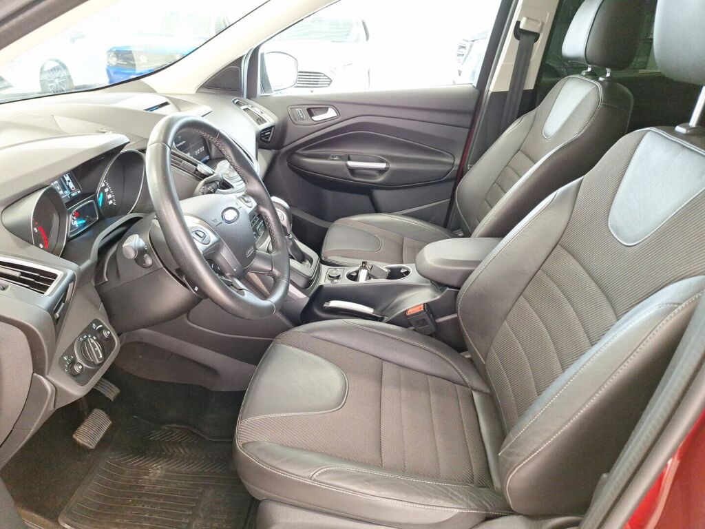 Ford Kuga 2016 Punainen