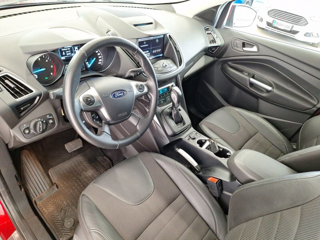 Ford Kuga 2016 Punainen