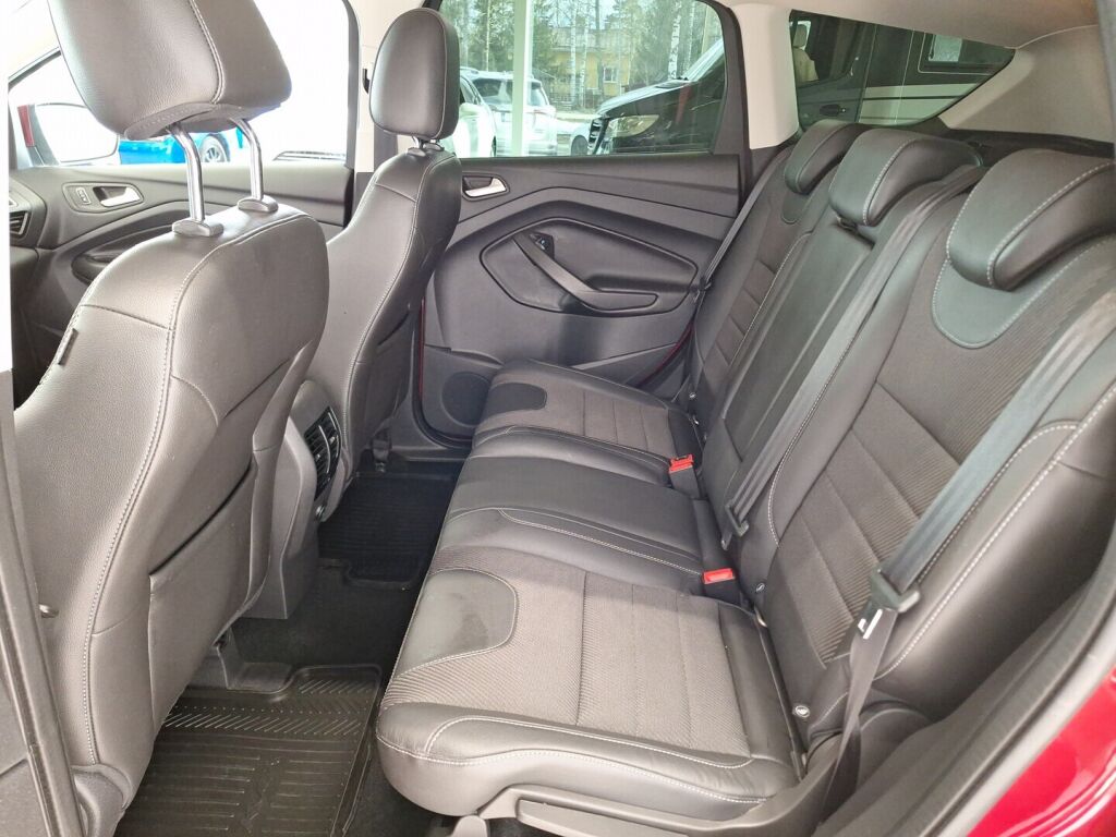 Ford Kuga 2016 Punainen