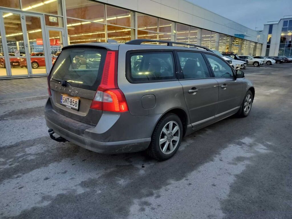 Volvo V70 2008 Ruskea (beige)