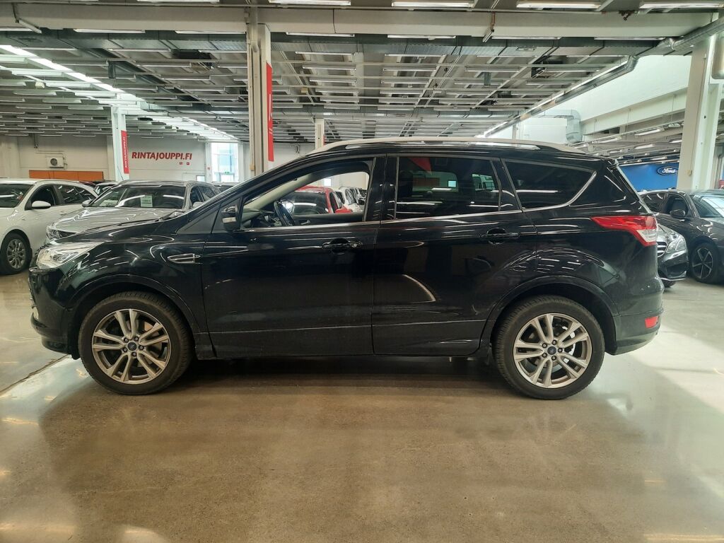Ford Kuga 2016 Musta