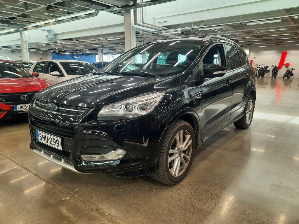 Ford Kuga 2016 Musta