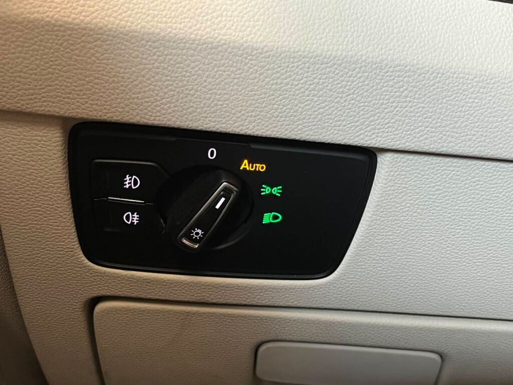 Volkswagen Passat 2016 Punainen