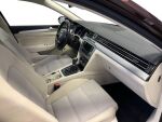 Volkswagen Passat 2016 Punainen
