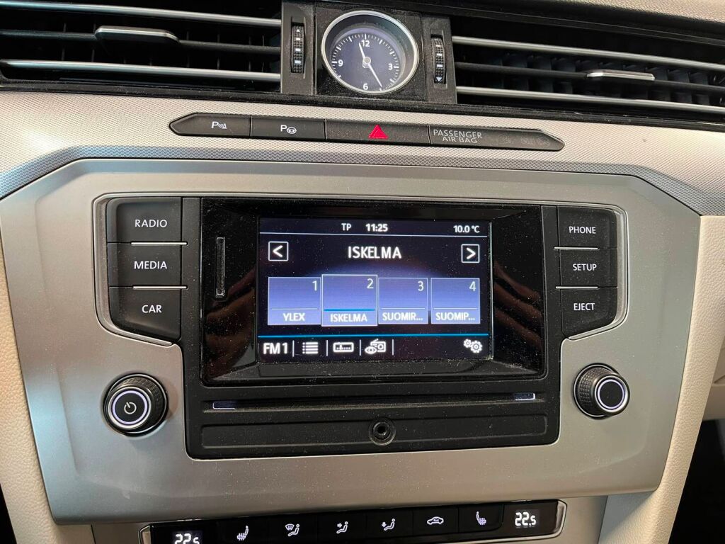 Volkswagen Passat 2016 Punainen
