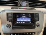 Volkswagen Passat 2016 Punainen