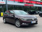Volkswagen Passat 2016 Punainen
