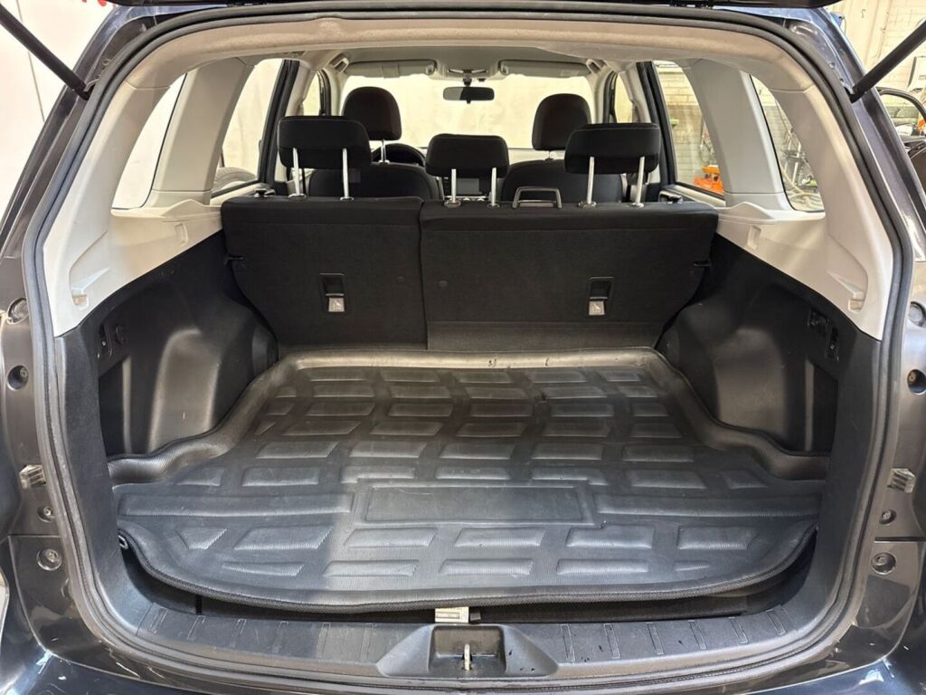 Subaru Forester 2016 Harmaa