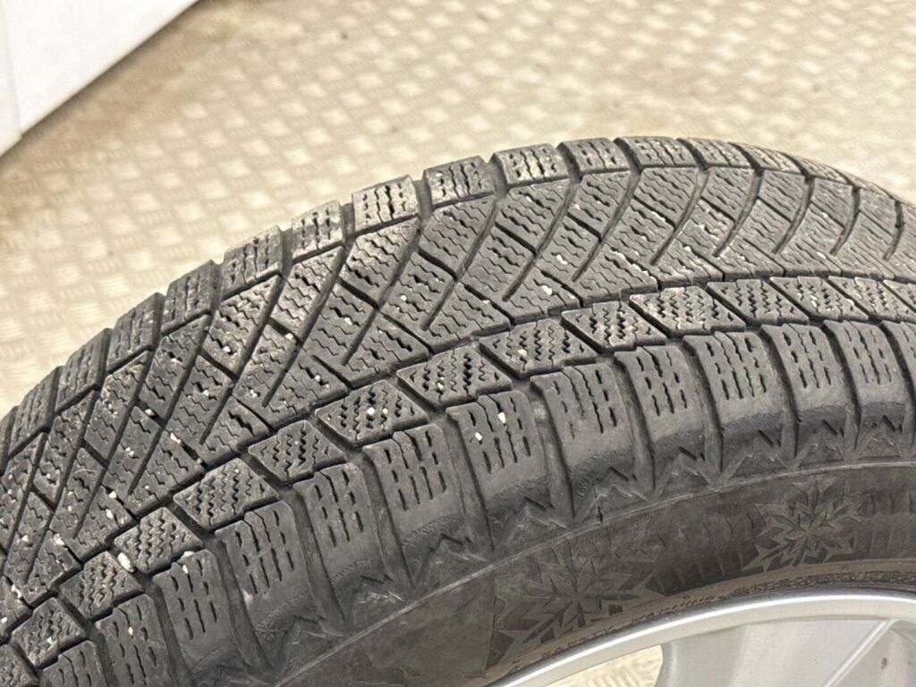 Subaru Forester 2016 Harmaa