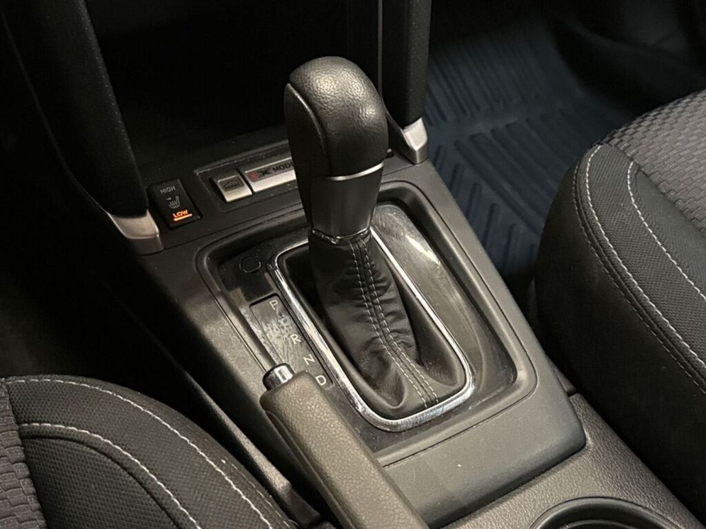 Subaru Forester 2016 Harmaa