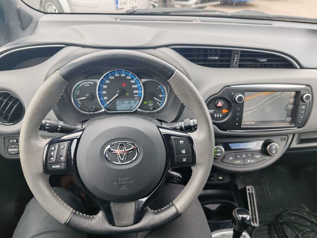 Toyota Yaris 2016 Valkoinen