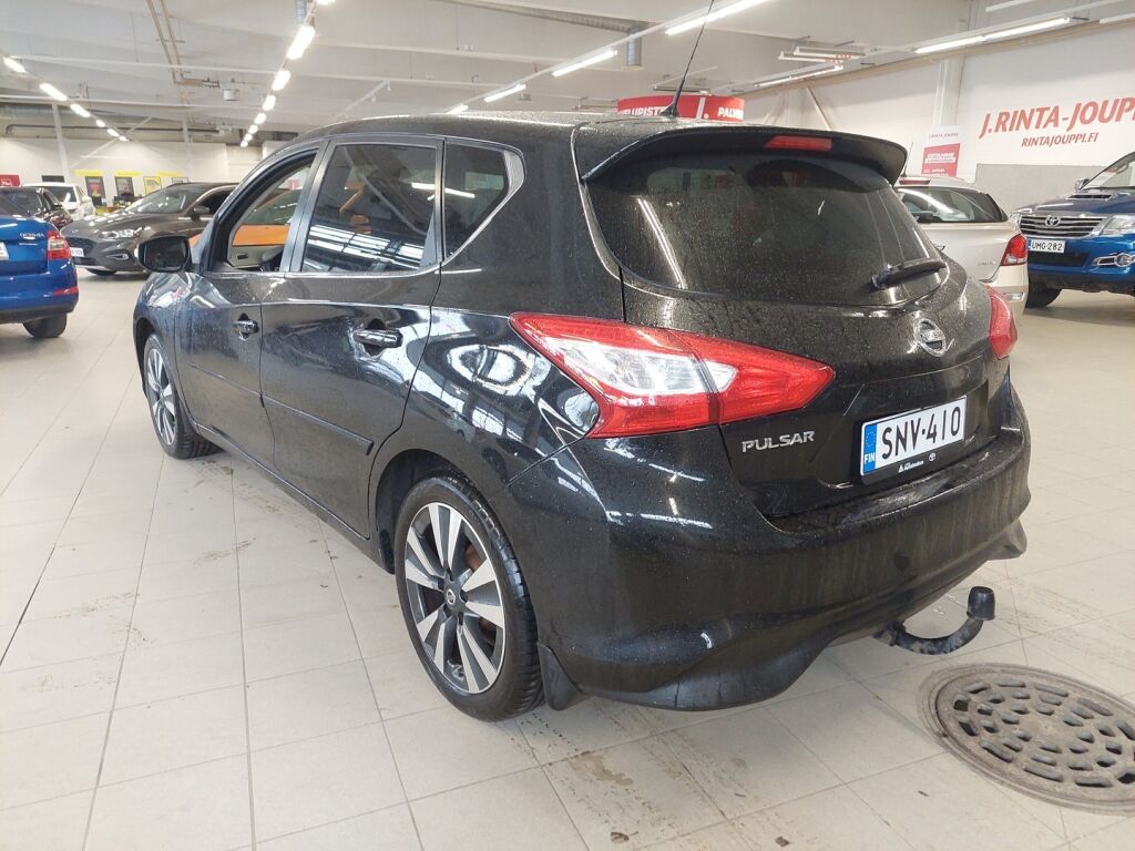 Nissan Pulsar 2016 Musta
