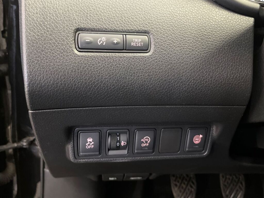 Nissan Pulsar 2016 Musta