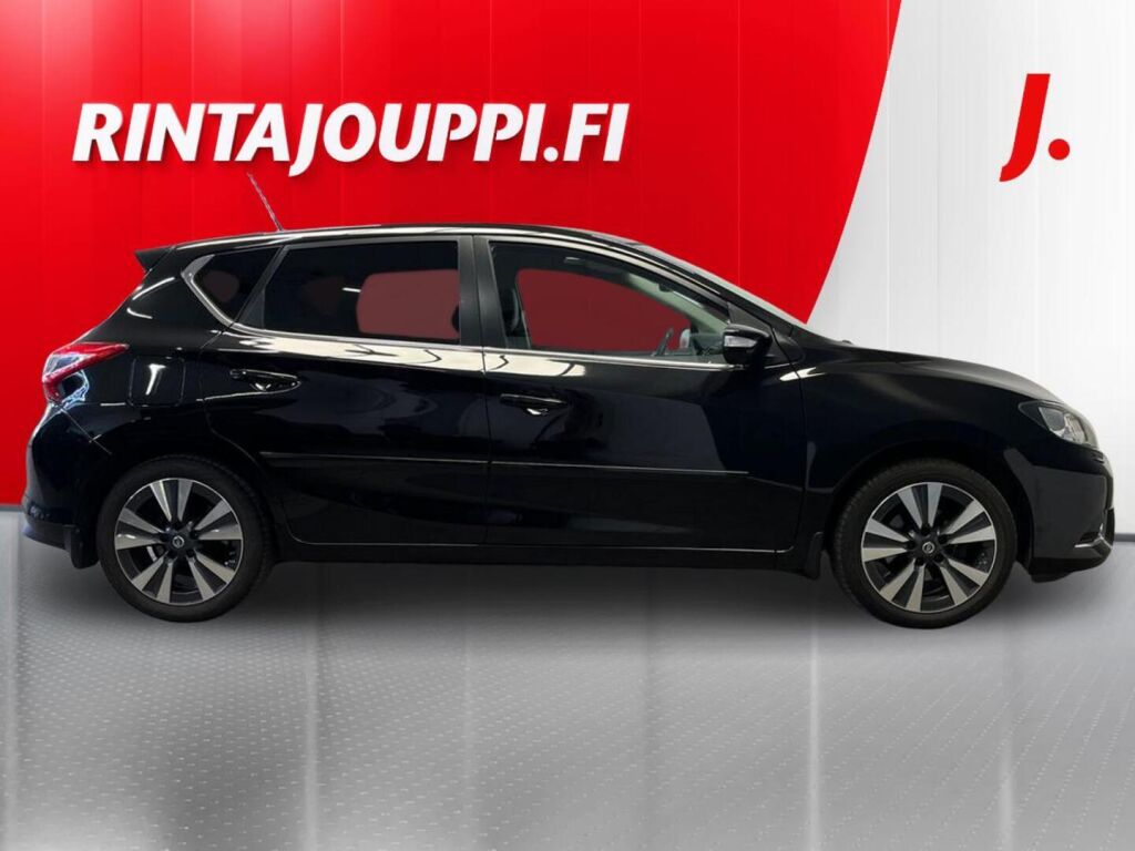 Nissan Pulsar 2016 Musta