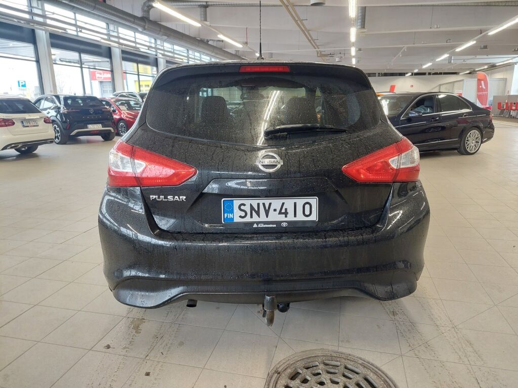 Nissan Pulsar 2016 Musta