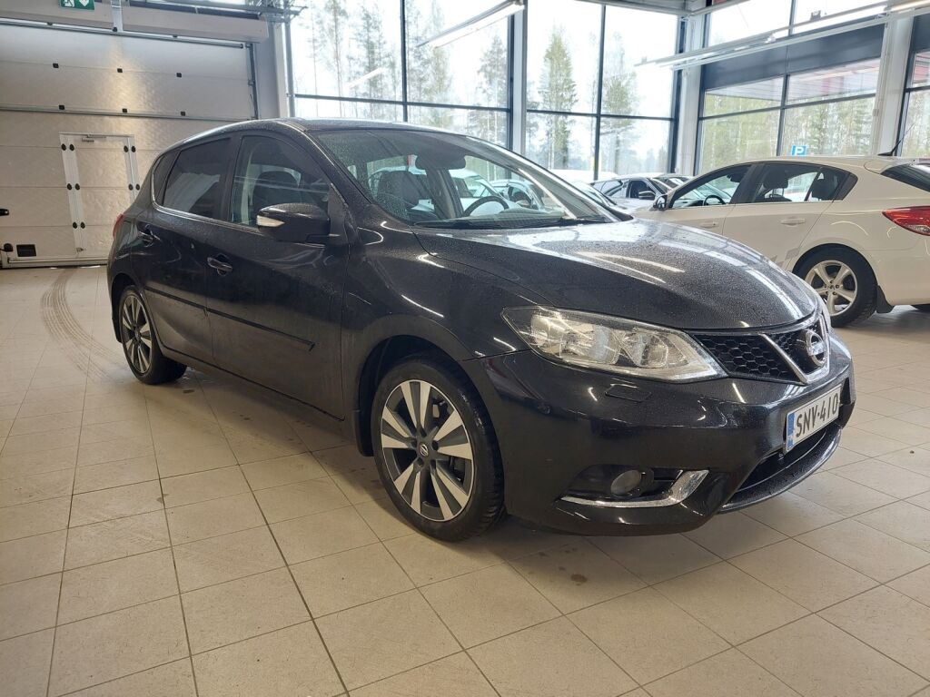 Nissan Pulsar 2016 Musta