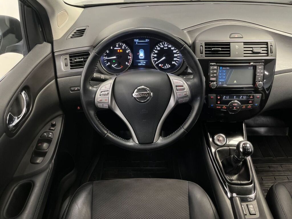 Nissan Pulsar 2016 Musta