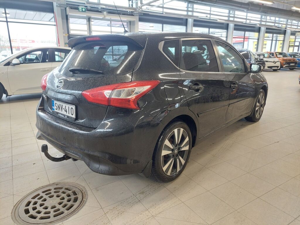 Nissan Pulsar 2016 Musta
