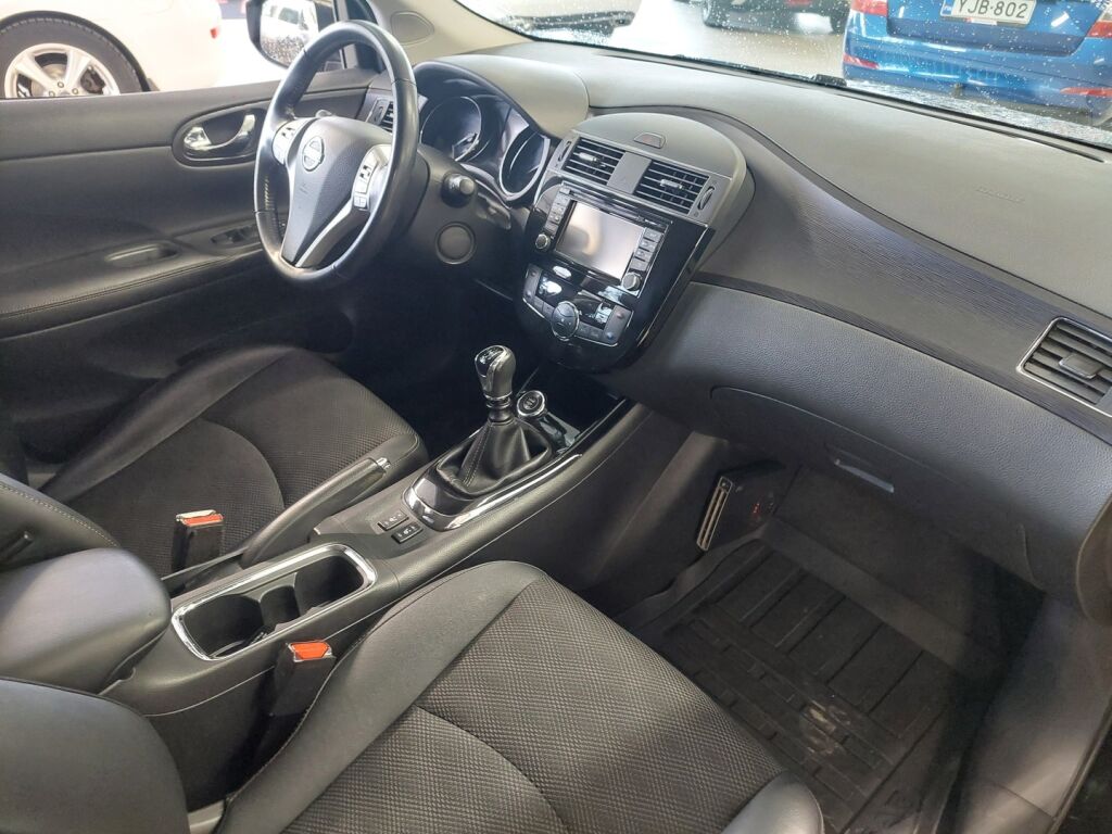 Nissan Pulsar 2016 Musta
