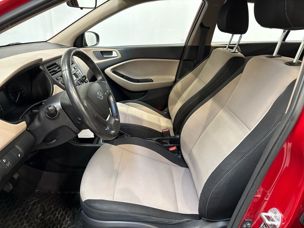 Hyundai i20 5d 2016 Punainen