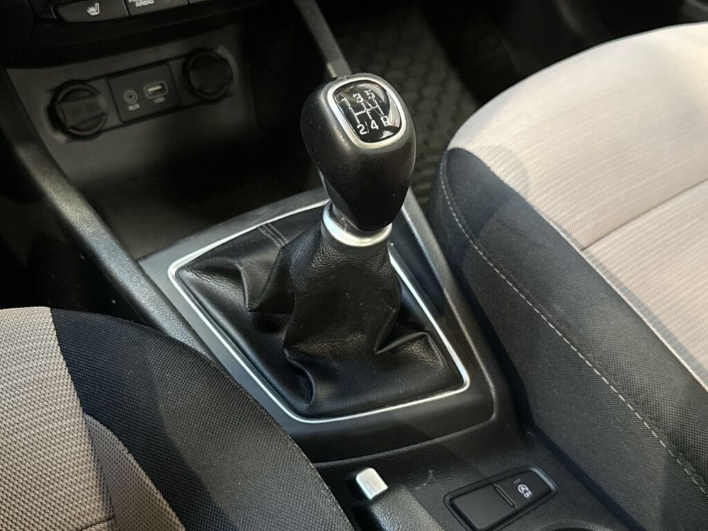 Hyundai i20 5d 2016 Punainen