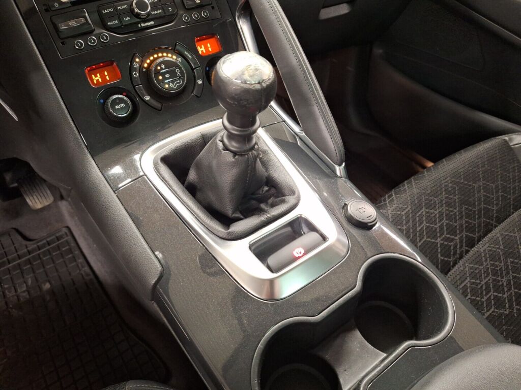 Peugeot 3008 2016 Musta