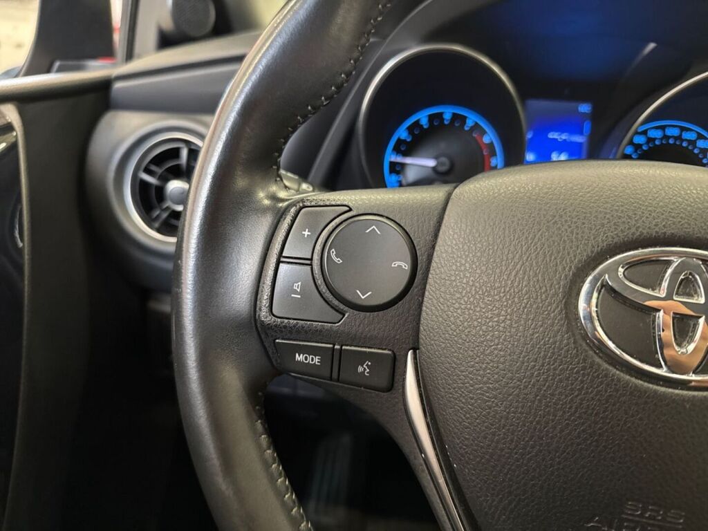 Toyota Auris 2016 Harmaa
