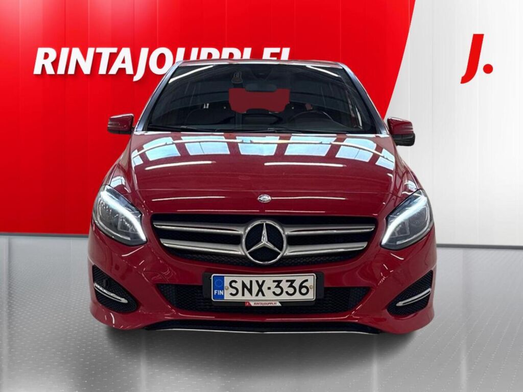 Mercedes-Benz B 2016 Punainen
