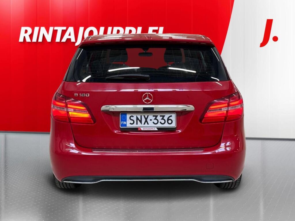 Mercedes-Benz B 2016 Punainen