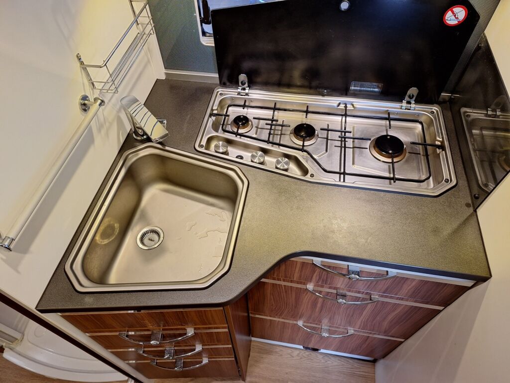 Adria Coral 670 SL Plus 2016 Valkoinen