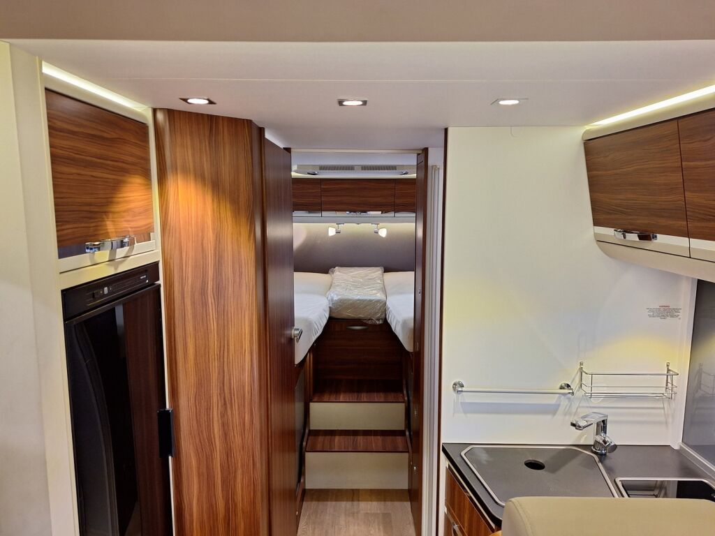 Adria Coral 670 SL Plus 2016 Valkoinen