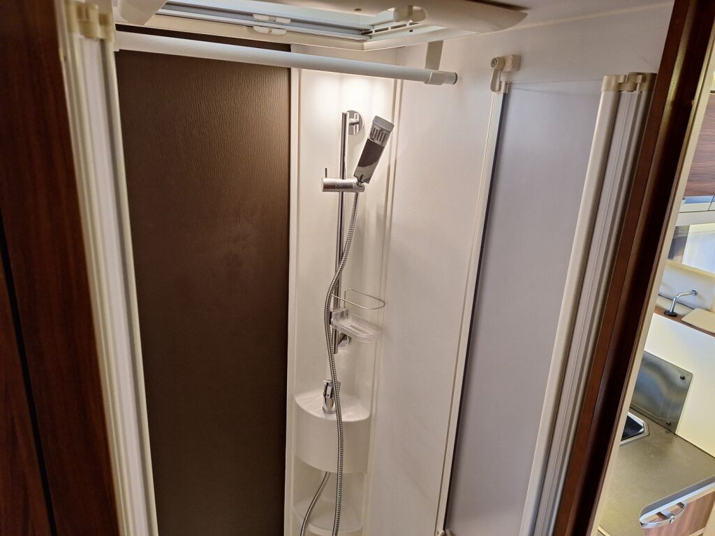 Adria Coral 670 SL Plus 2016 Valkoinen