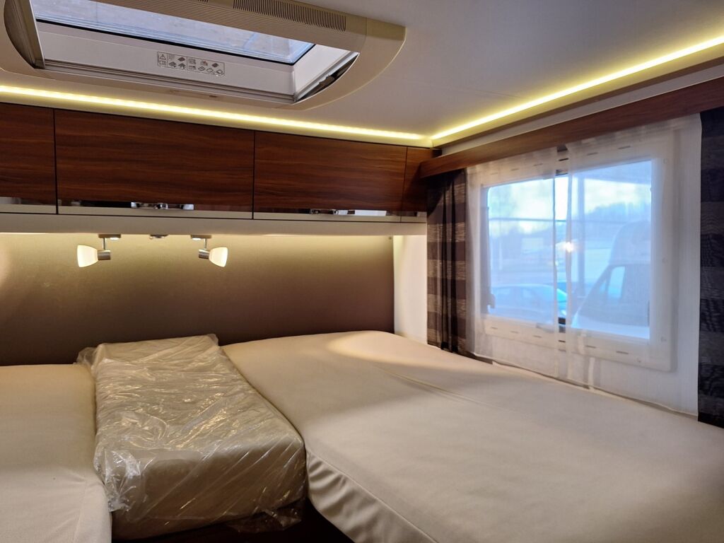 Adria Coral 670 SL Plus 2016 Valkoinen