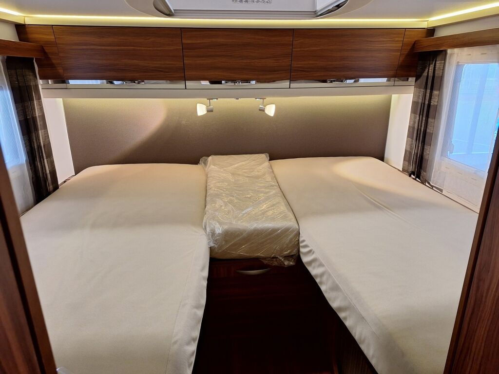 Adria Coral 670 SL Plus 2016 Valkoinen