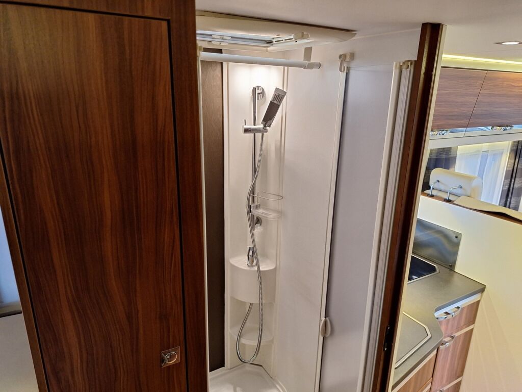 Adria Coral 670 SL Plus 2016 Valkoinen