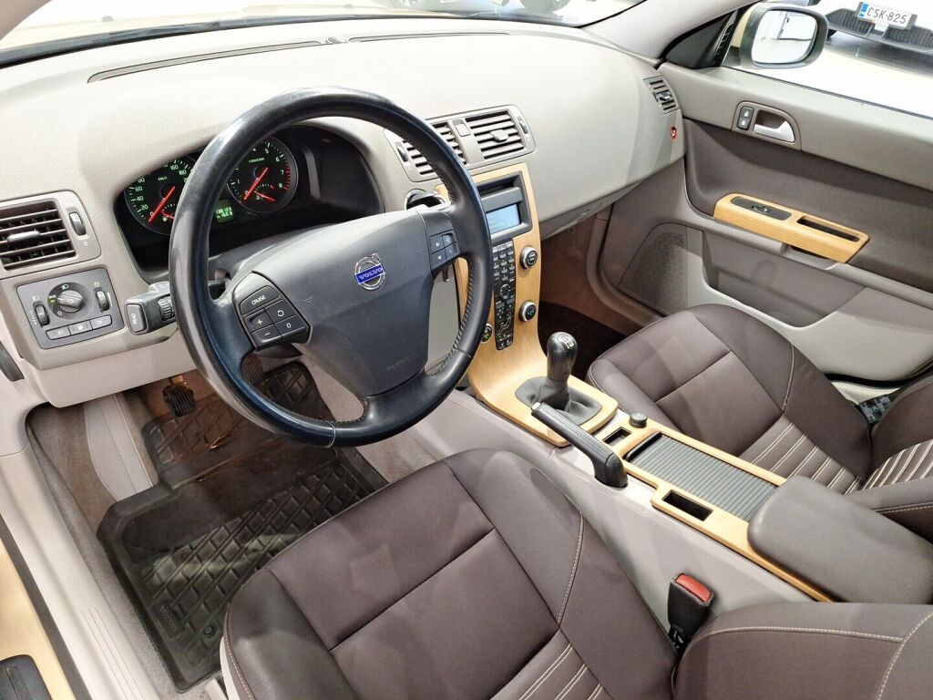 Volvo S40 2007 Ruskea (beige)