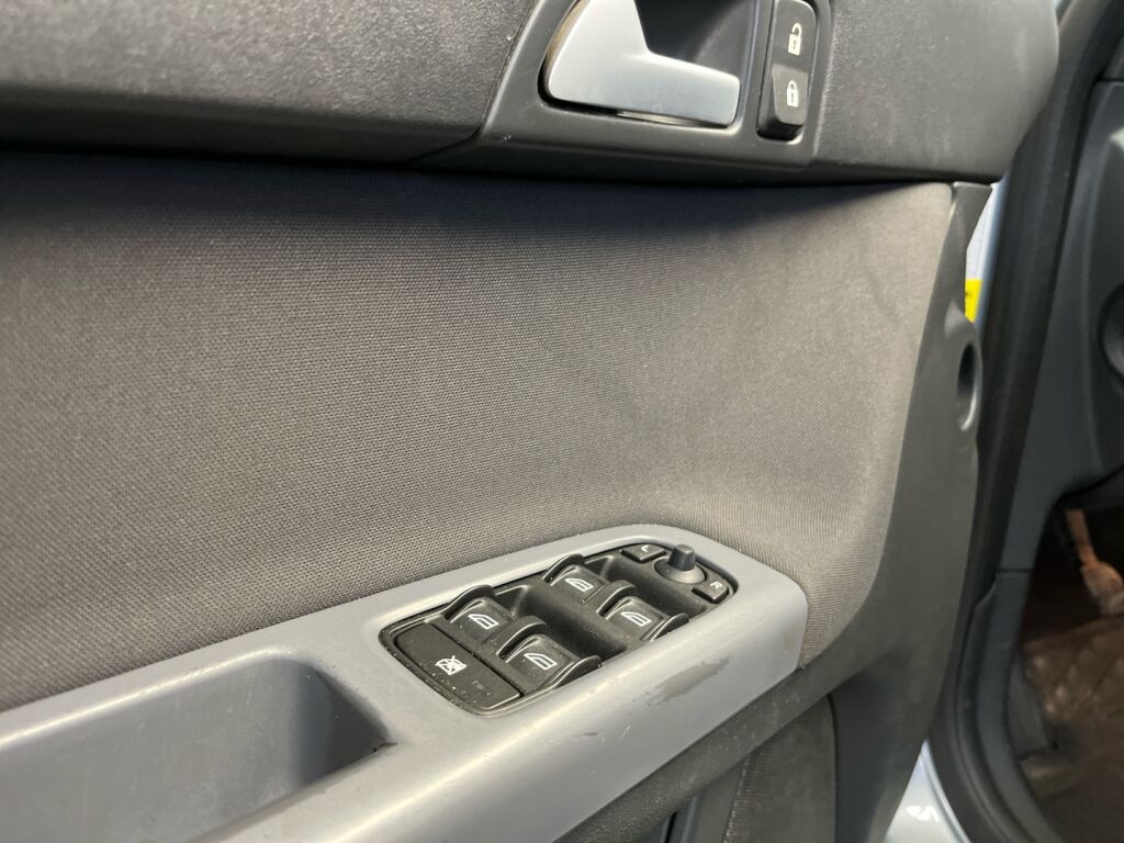 Volvo V50 2007 Harmaa