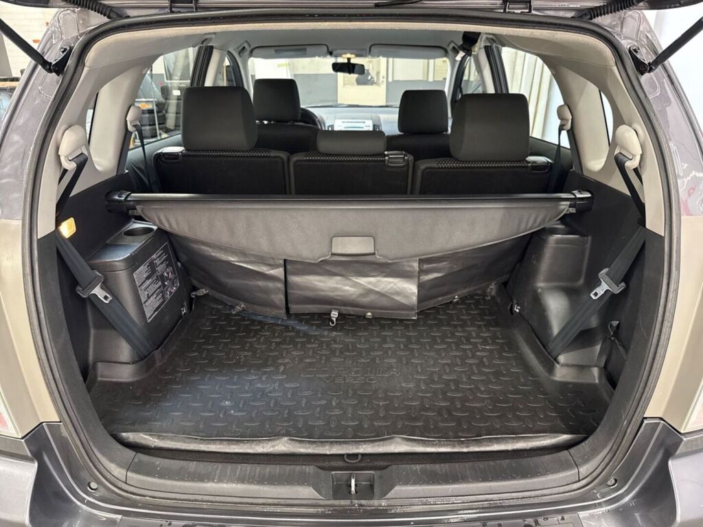 Toyota Corolla Verso 2008 Harmaa