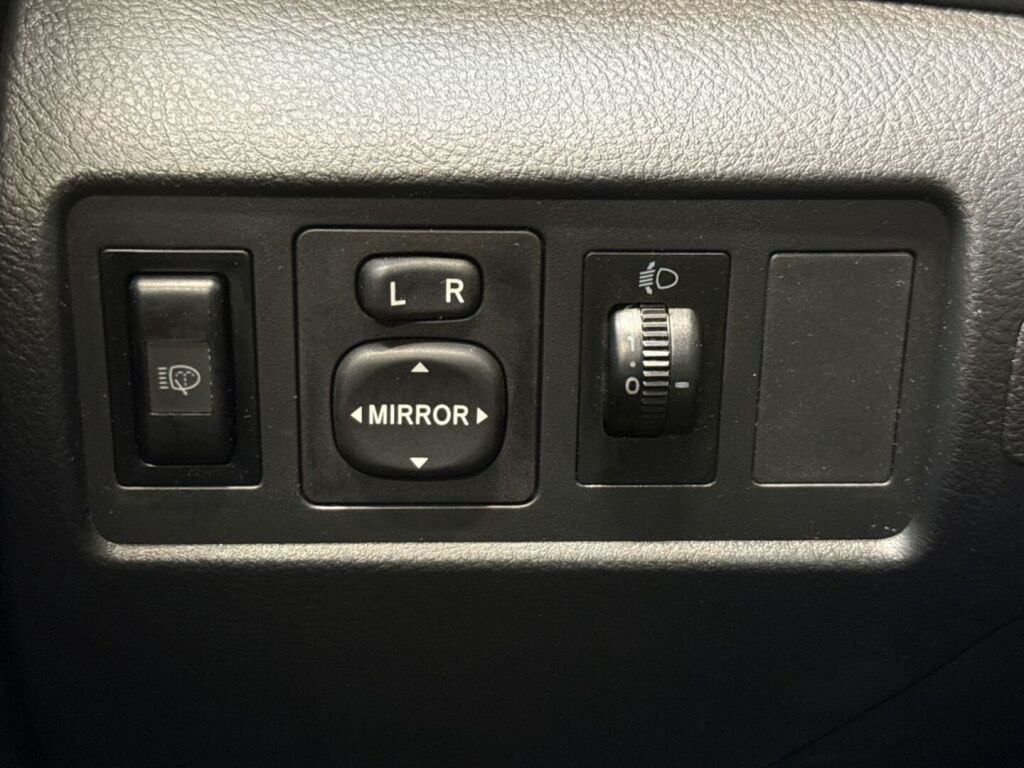 Toyota Corolla Verso 2008 Harmaa