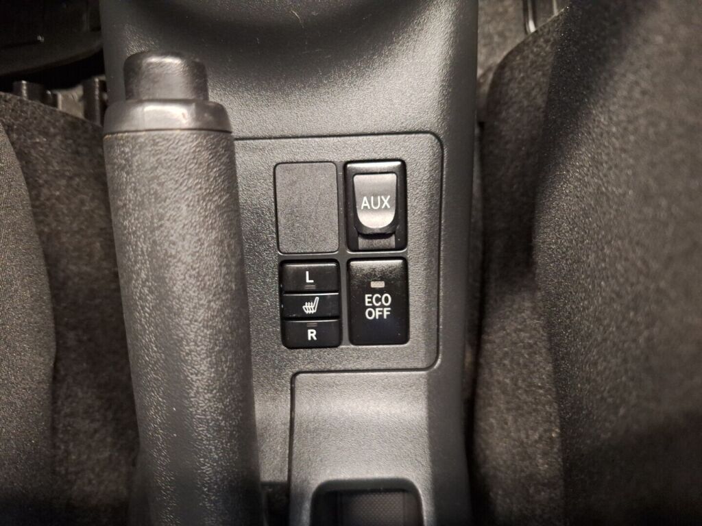 Toyota Yaris 2010 Musta