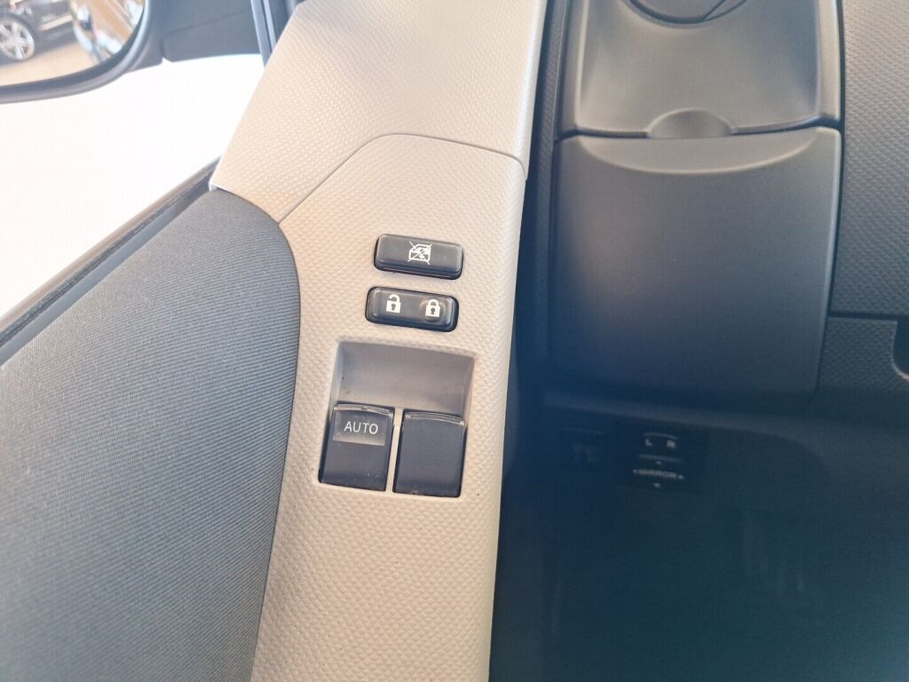 Toyota Yaris 2010 Musta