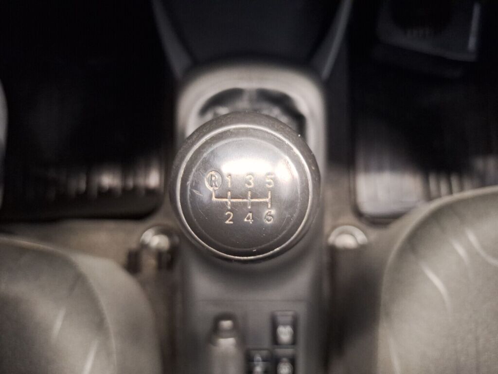 Toyota Yaris 2010 Musta