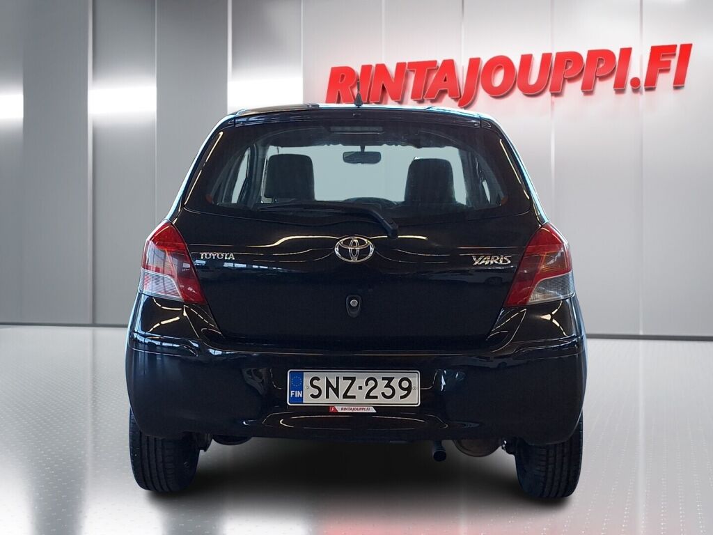 Toyota Yaris 2010 Musta